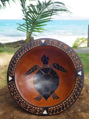 Tanoa with Mother of Pearl Inlays 18cm (7Inch)